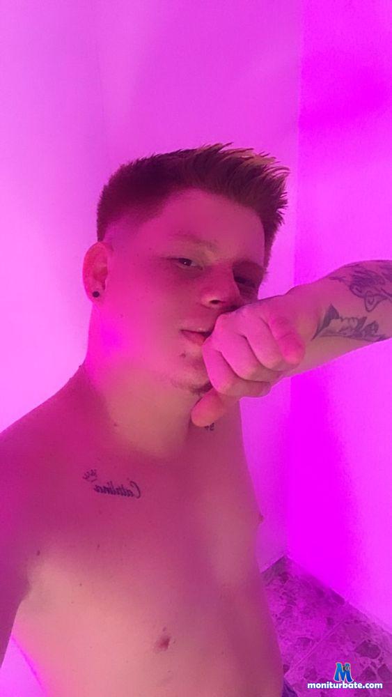 rojo-brett camsoda livecam performer profile