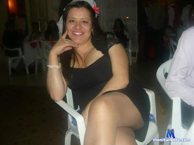 esmeralda-villa camsoda livecam performer profile