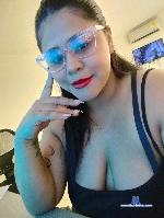 lunabaez Camsoda livecam show performer room profile