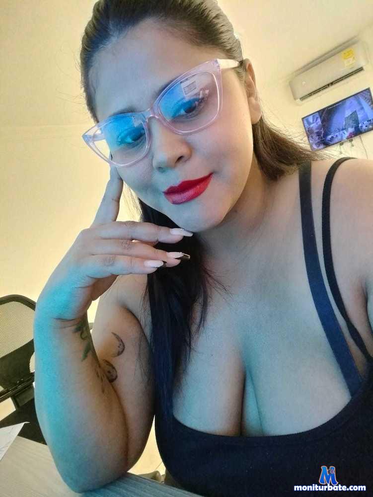 lunabaez Camsoda performer 
