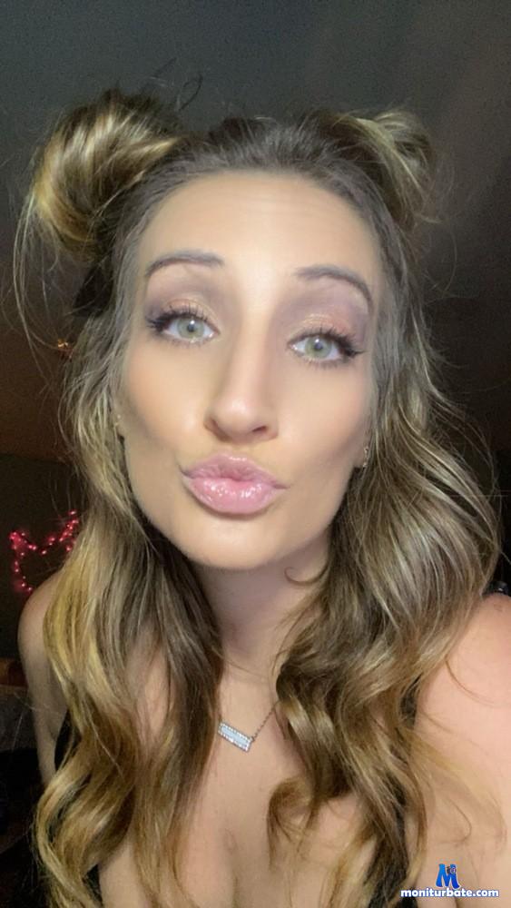 lexijaydevip camsoda livecam performer profile
