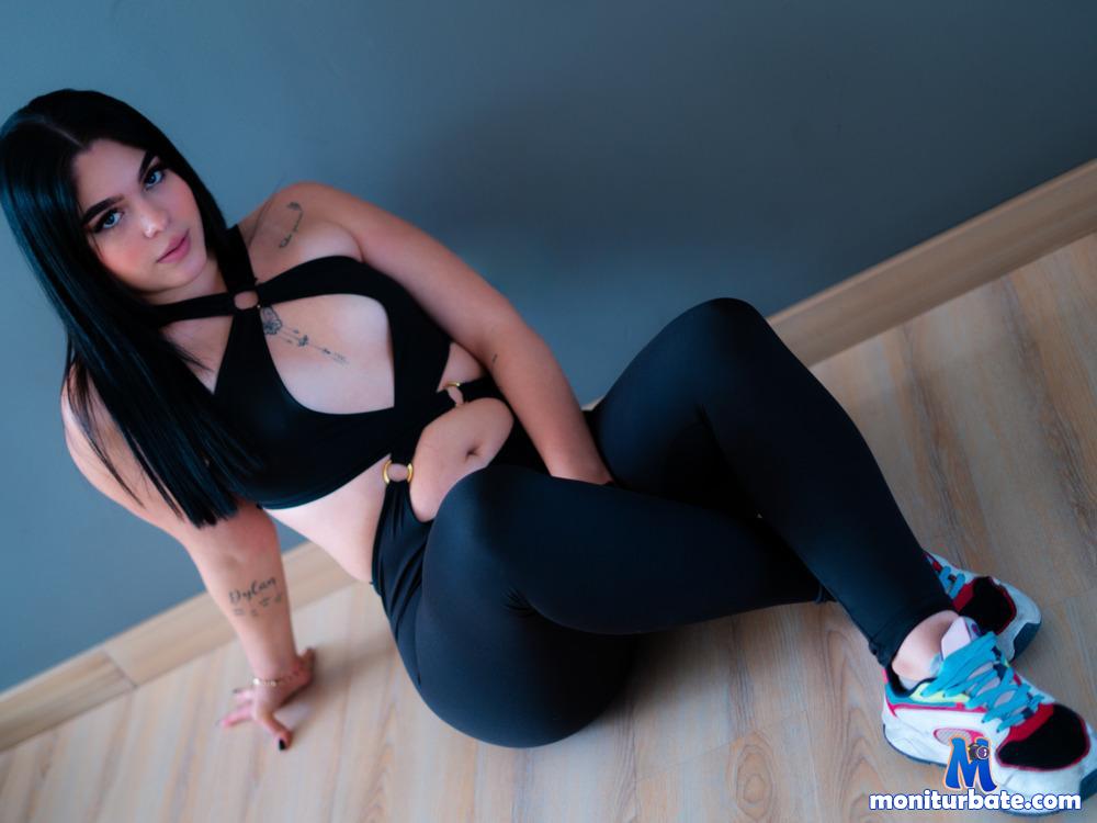 hannah-summer camsoda livecam performer profile