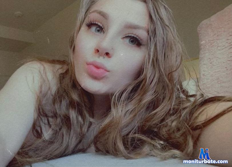 xlolasworldx Camsoda performer 