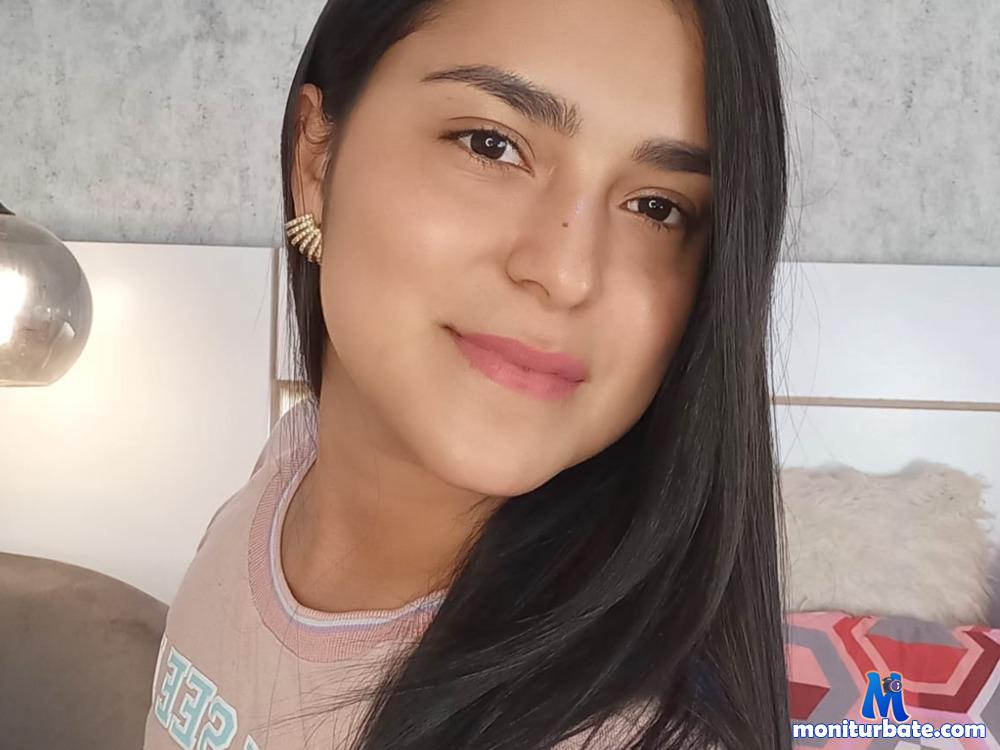 bella-lopez camsoda livecam performer profile