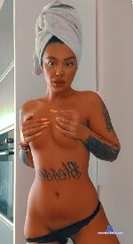 lisacurly Camsoda livecam show performer room profile