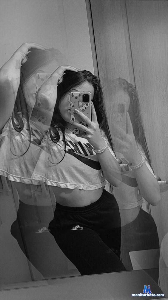 aliciahot18 camsoda livecam performer profile