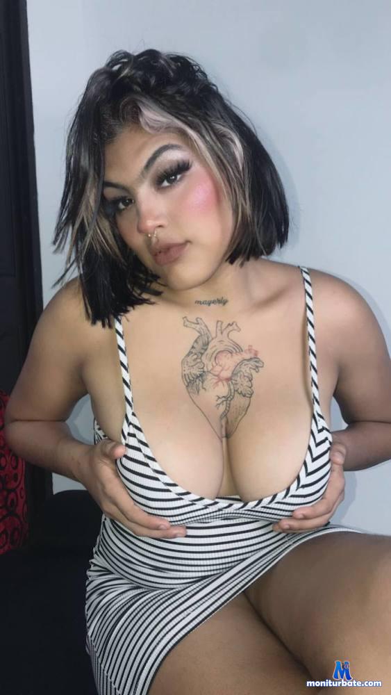 moorenitaa1 camsoda livecam performer profile