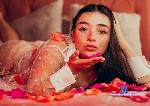 nahia-1 Camsoda livecam show performer room profile