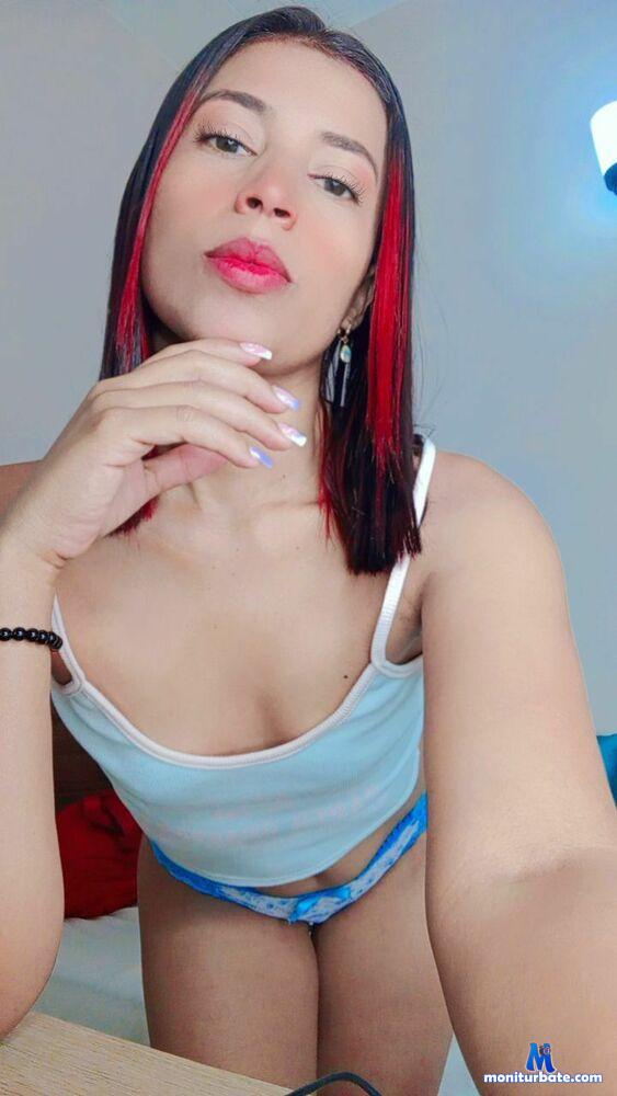 rosie-collins camsoda livecam performer profile