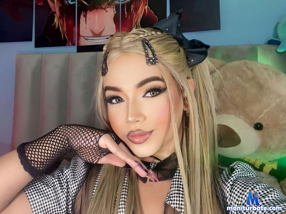 hinatahyugax camsoda livecam performer profile