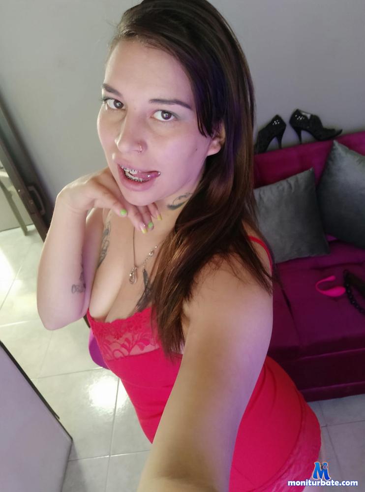layanafuckass camsoda livecam performer profile