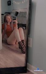 lil-kikii Camsoda livecam show performer room profile