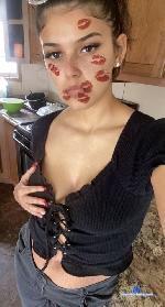 luvvpietho Camsoda livecam show performer room profile