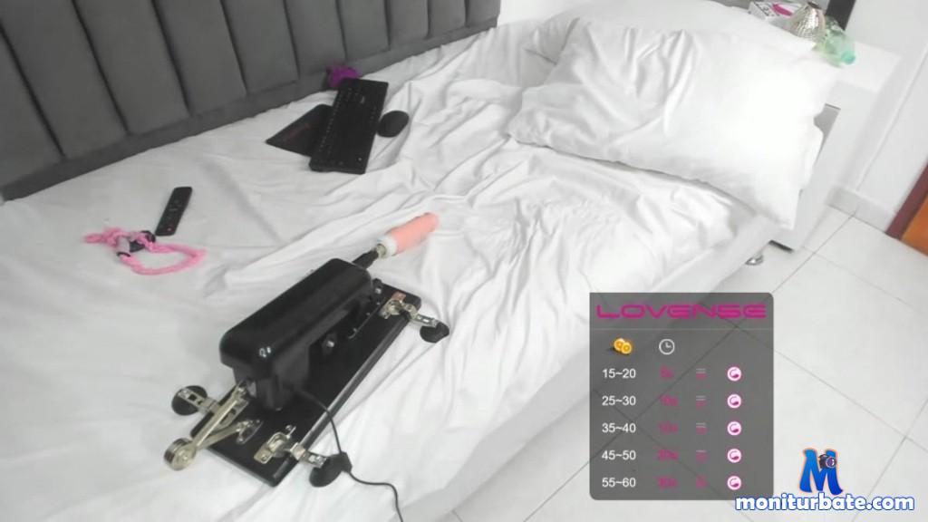 hadebronw camsoda livecam performer profile