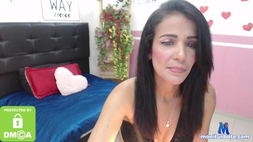 karol-w Camsoda performer latina curvy feet blowjob masturbation small-tits teen big-ass