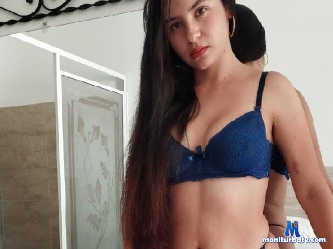 emily-hot-latin camsoda livecam performer profile