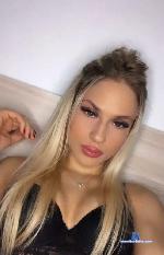 alyssahope Camsoda livecam show performer room profile