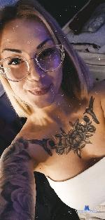 golden-miki Camsoda livecam show performer room profile