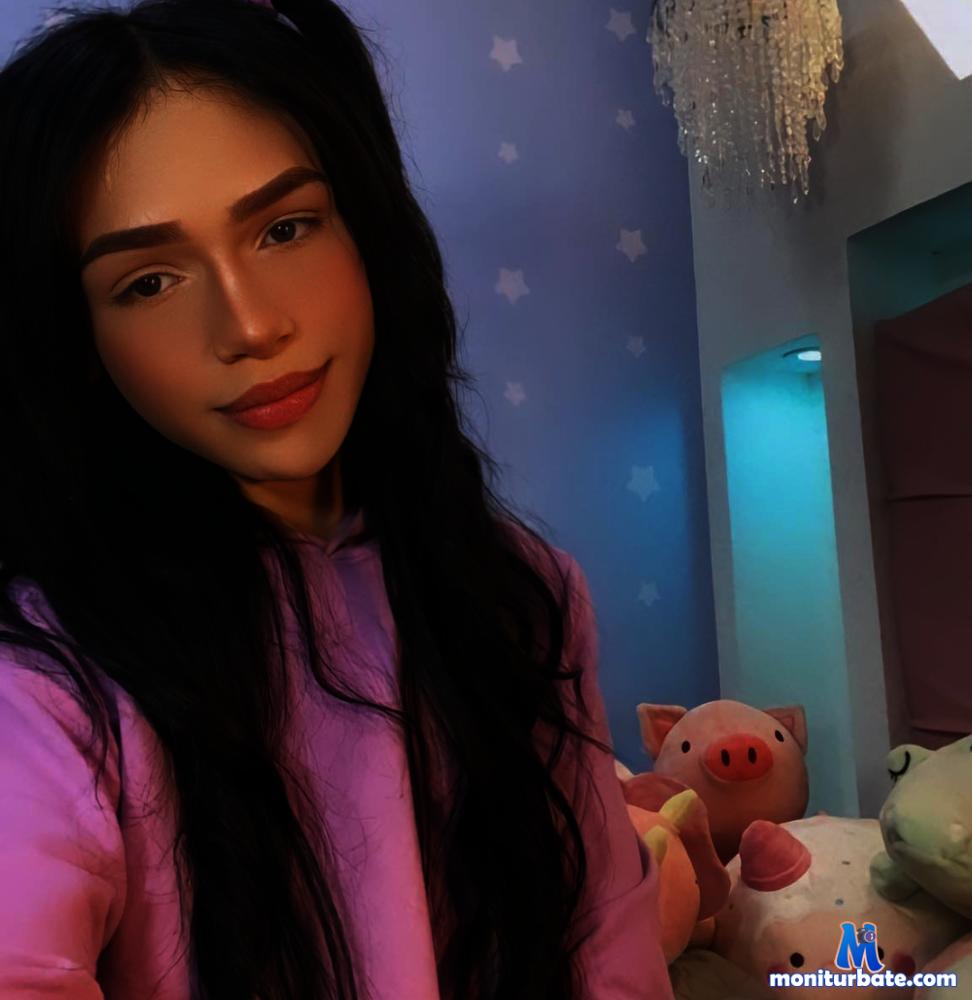 little-sansa Camsoda performer 