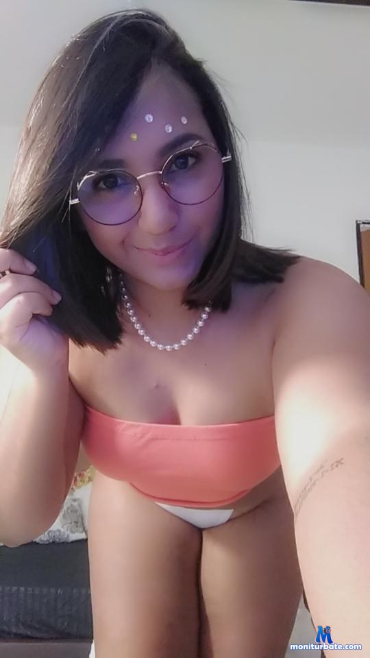 mayajones camsoda livecam performer profile