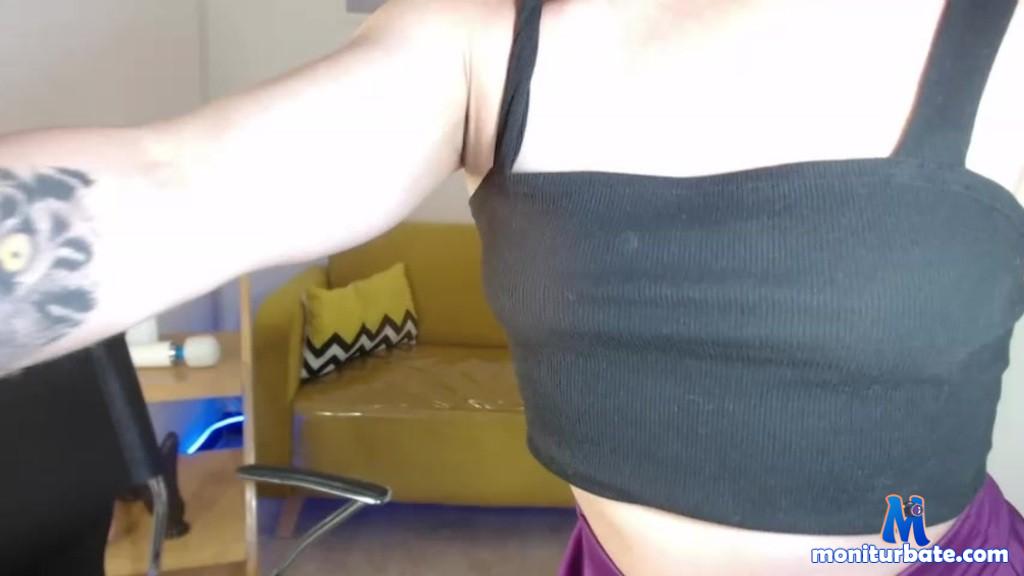 amazoncat Camsoda performer latina curvy cum toys shaved-pussy small-tits big-ass muscle squirting public