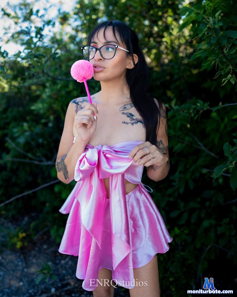 sweetlunasole camsoda livecam performer profile