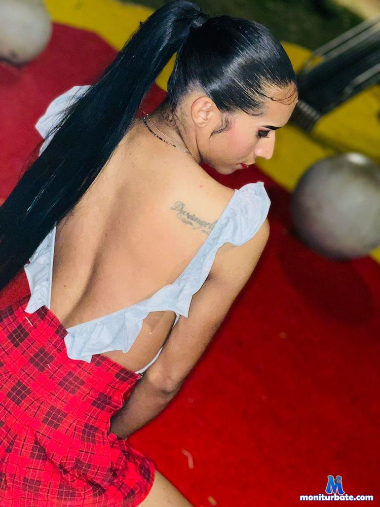 cristinahotts camsoda livecam performer profile