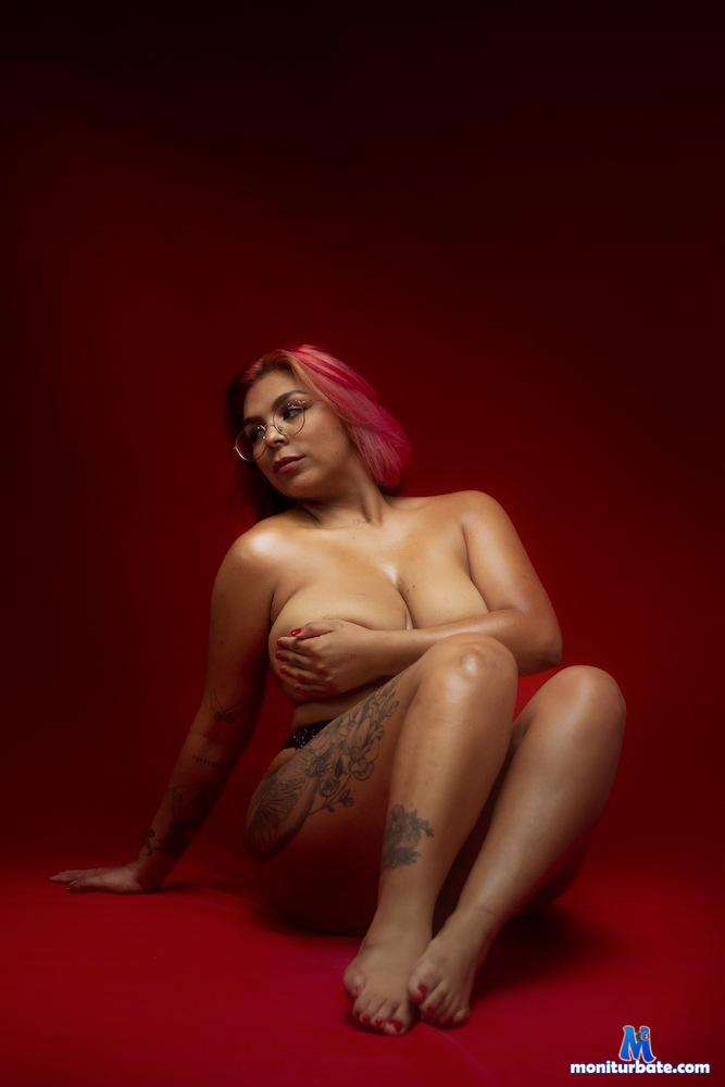 camilah camsoda livecam performer profile