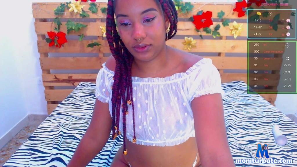 creesumer camsoda livecam performer profile