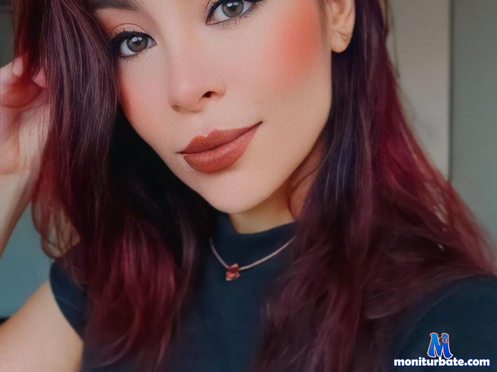 rouxeee camsoda livecam performer profile