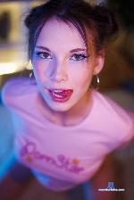 emmicanfly Camsoda livecam show performer room profile
