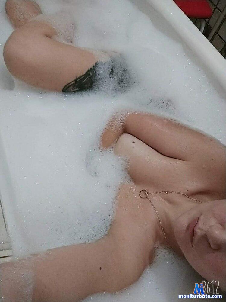 linaluxa camsoda livecam performer profile