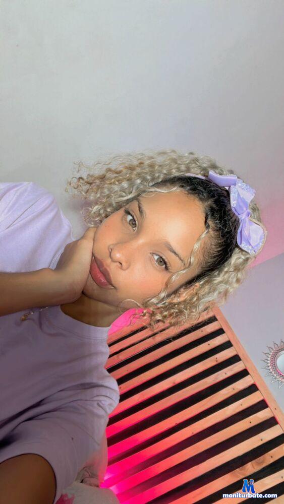 sabrina-evanss camsoda livecam performer profile