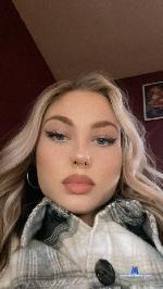 avagreen Camsoda livecam show performer room profile