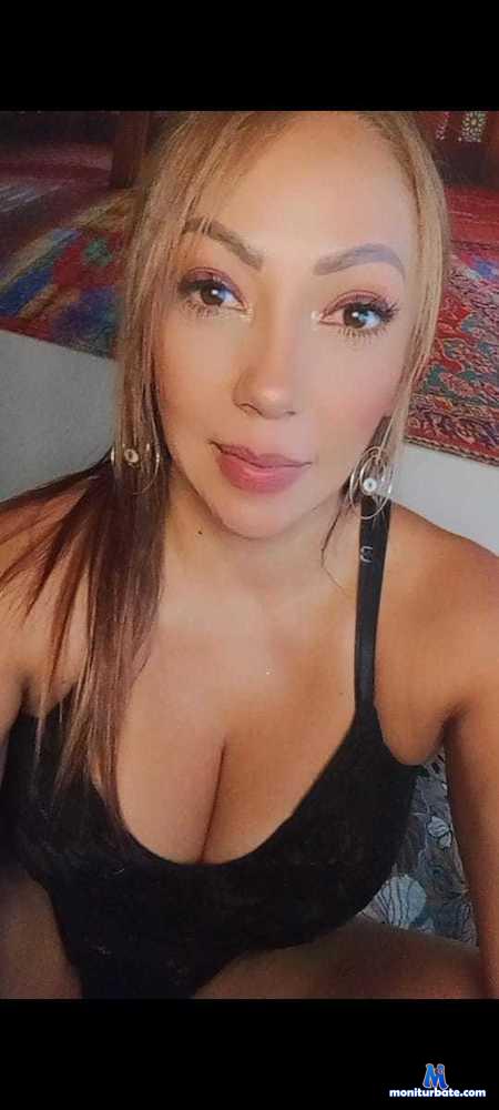 samanthaaruiiz camsoda livecam performer profile