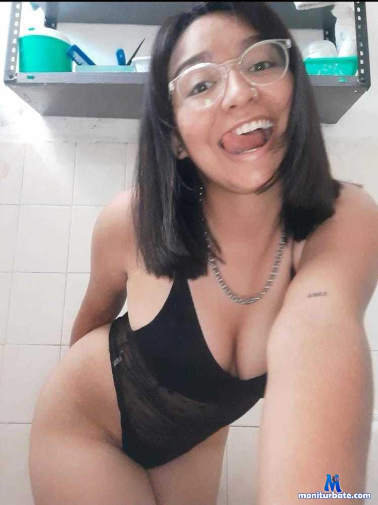 sofiiawest camsoda livecam performer profile