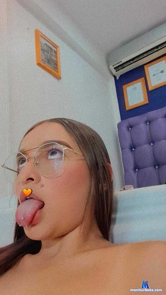 miissten camsoda livecam performer profile