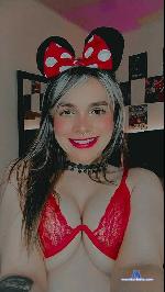 emma-bite Camsoda livecam show performer room profile
