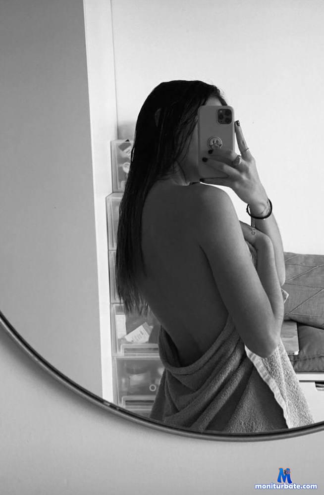 atomi000 camsoda livecam performer profile