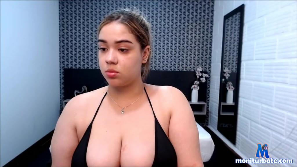 amber-duran Camsoda performer big-tits big-ass deepthroat interactivetoy