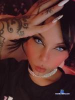 victoriamoretti Camsoda livecam show performer room profile