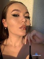emmarichy Camsoda livecam show performer room profile