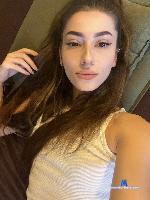 selinyoung Camsoda livecam show performer room profile