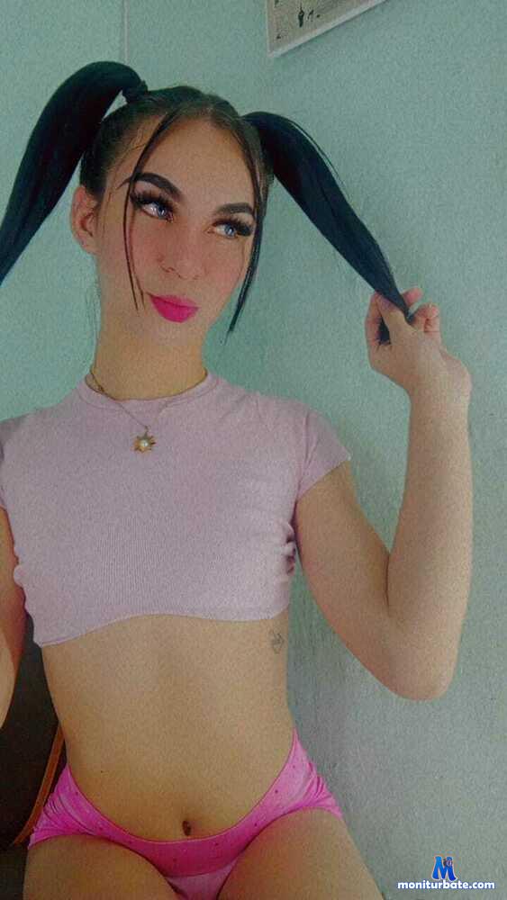 mia-thompson-1 camsoda livecam performer profile