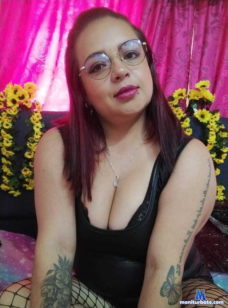 lesbian-hotxx camsoda livecam performer profile