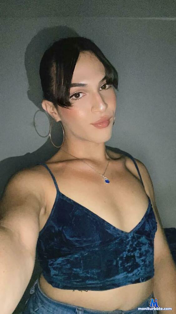 emmily777 Camsoda performer 