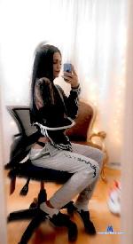 melanny-23v Camsoda livecam show performer room profile