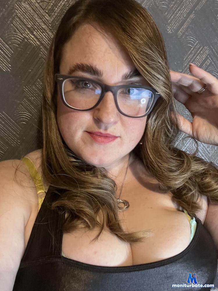 bustymama22 Camsoda performer 