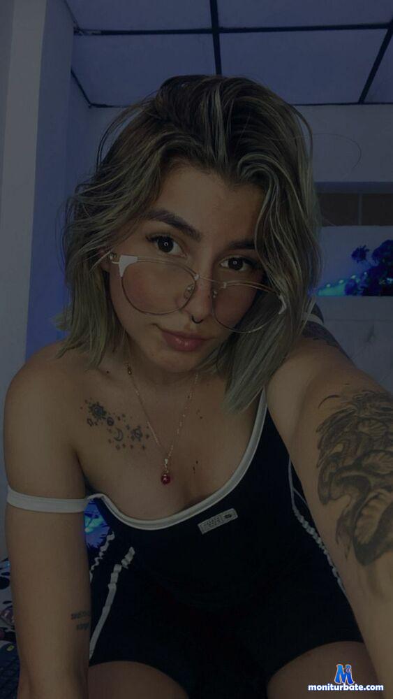 nayarastone camsoda livecam performer profile