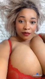bustyafribabe Camsoda livecam show performer room profile